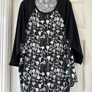 LuLaRoe Randy Top size 3XL color black and white floral print